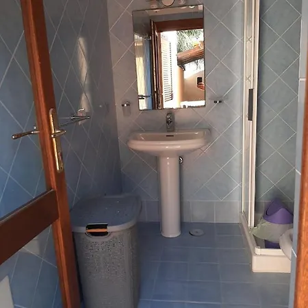 Vakantiehuis Caposchiera Sul Mare Punta Asfodeli *